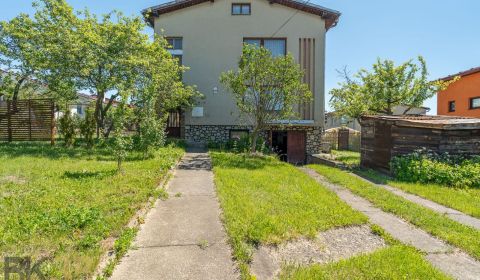 Dvojgeneračný rodinný dom v skvelej lokalite – Poprad, Spišská Sobota