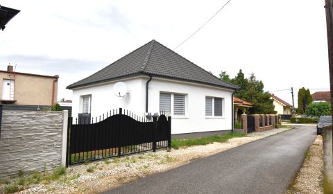 Kompletne zrekonštruovaný rodinný dom v Horných Salibách