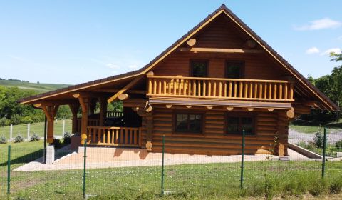 Výnimočná zrubová chata na predaj, Čechy, okr. Nové Zámky