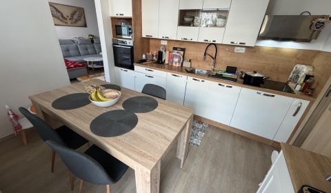 3 izbový byt s balkónom Topoľčany / REZERVOVANE