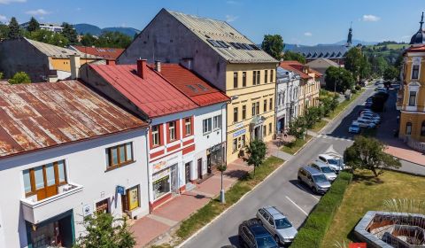 Predaj meštianskeho domu s obchodným priestorom a bytom, Banská Bystri