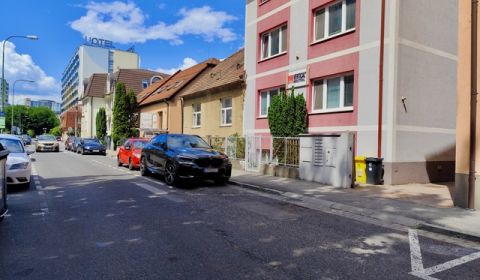 Výnimočná adresa na Nivách – dom s projektom a stavebným povolením