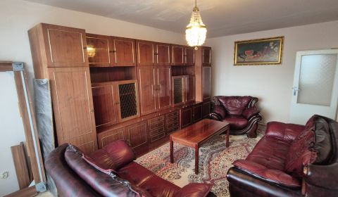 Na predaj 2 izbový byt 62m2 s 3 balkónmi - Nové Zámky 