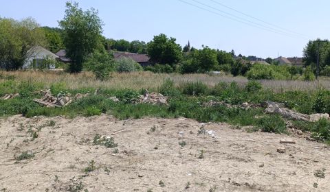 Na predaj investičný pozemok v obci Čechy
