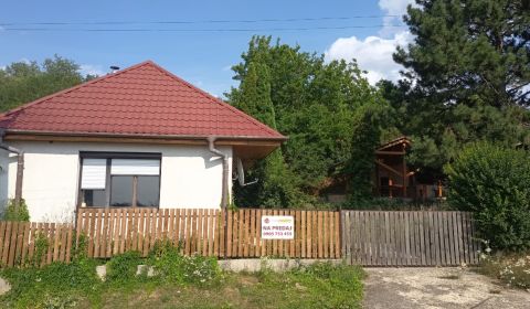 Na predaj zrekonštruovaný rodinný dom v obci Dubník