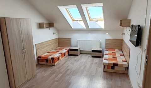 Väčší 1 izbový byt na prenájom v Komárne