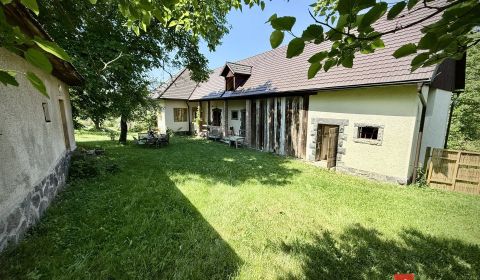 Vidiecky rodinný dom na polosamote, krása a pokoj na jednom mieste