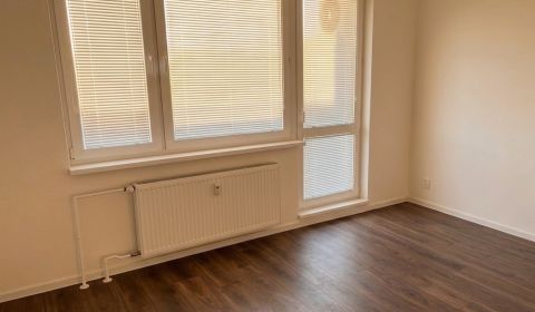 Slnečná dvojgarsónka na Bulíkovej ulici po rekonštrukcii