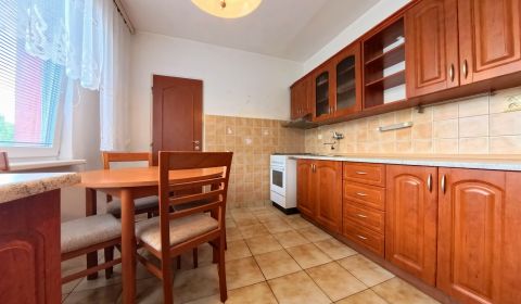 Veľkometrážny 3i byt s balkónom, šatníkom a špajzou - Nitra, Chrenová!