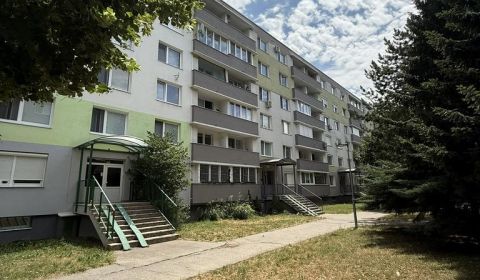 Kľúč RK-Novinka:Priestranný 2-iz.byt s loggiou.(možnosť zmeny na 3-iz)