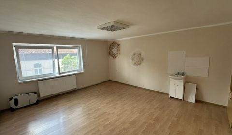 Priestor v centre mesta Lučenec na prenájom