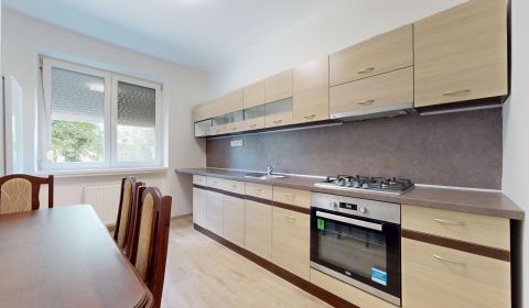 NA PRENÁJOM 3 IZBOVÝ BYT S GARÁŽOU V BLÍZKOSTI CENTRA, DAMJANICHOVA