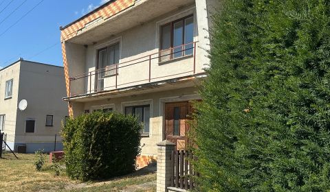 PREDAJ : 4 IZBOVÝ RODINNÝ DOM V OBCI ČÍČOV