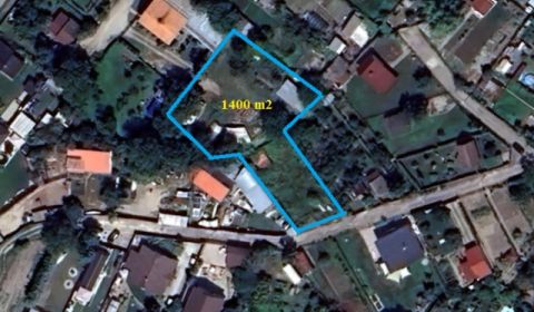 Znížená cena! Väčší pozemok v Komárne na predaj