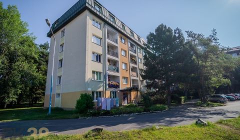 Zrekonštruovaný 4-izbový byt s loggiou | Poprad – Západ