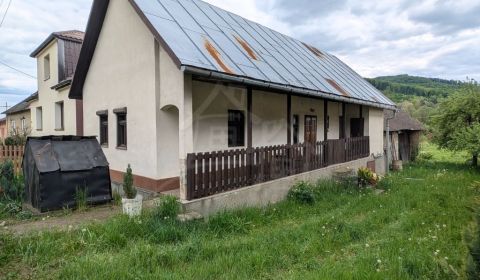 Zariadený vidiecky dom s gánkom na bývanie či rekreáciu – Ubľa