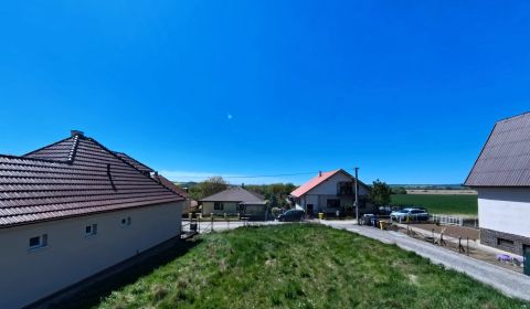 Stavebný pozemok v obci Bádice - 652m2 na PREDAJ!!