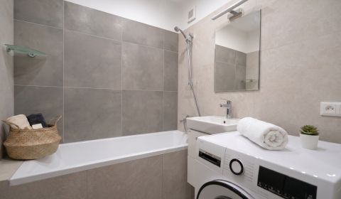 TOP LOKALITA - 3i 64m2 - loggia - Dubnica nad Váhom