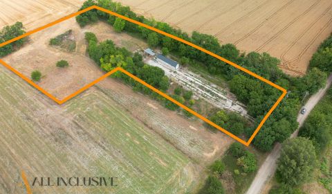 Na predaj obrovský stavebný pozemok 12449 m², Vydrany