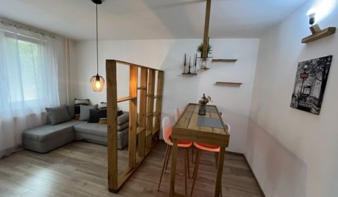 Prenájom 2 izbový byt Nitra, Jurkovičova ulica, dobrá poloha