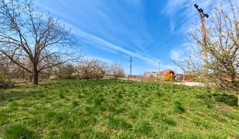 NA PREDAJ STAVEBNÝ POZEMOK V LUŽIANKACH 660m2