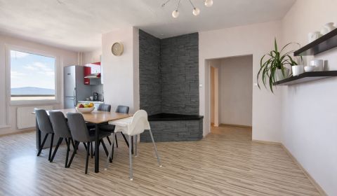 ? Na predaj: priestranný 3 izbový byt, Rúbanisko III 2804/7 – Lučenec