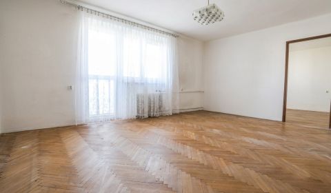 TEHLOVÝ, VEĽKÝ 3-IZB.BYT V CENTRE MESTA S LODŽIOU V NAJLEPŠEJ LOKALITE