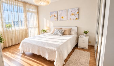 Na prenájom priestranný 3-izbový byt s lodžiou, 101 m², od 10 / 2026