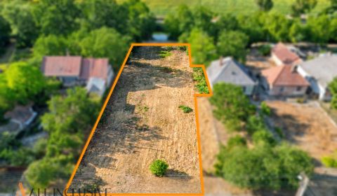 Na predaj stavebný pozemok 1377 m², Komárno