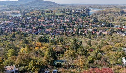 DEVÍN, záhrada 830 m2 s neopakovateľným VÝHĽADOM na HRAD DEVÍN a DUNAJ