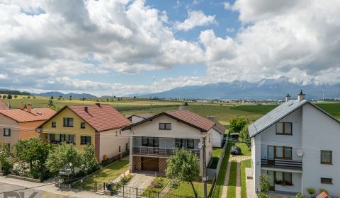Rodinný dom s druhou samostatnou stavbou na rozľahlom pozemku