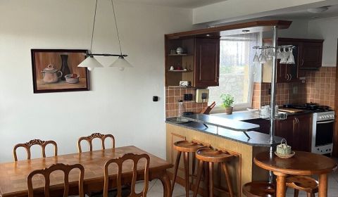 4-izb. bungalov v obci Tureň, garáž, bazén