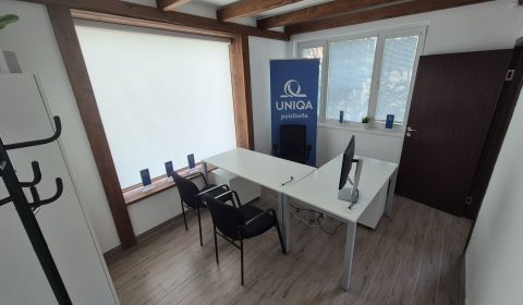 Prenájom obchodné-kancelárske priestory 1 v centre Senca – Šafárikova 