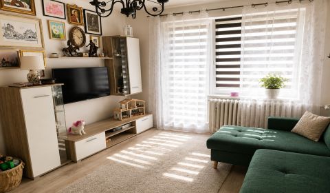 REZERVOVANÝ 2izbový byt, 46m2 + dve loggie, BANSKEJ BYSTRICI