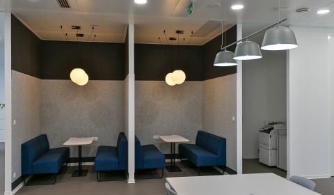 Neobmedzený prístup do coworkingu v oblasti Regus Galvaniho