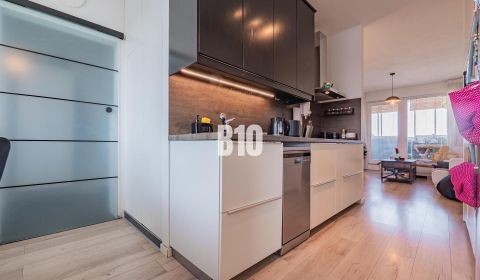 PREROBENÝ 3 izbový byt / 2X WC / BALKÓN /KLÍMA