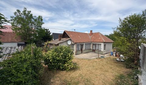 Rodinný dom v Cabaj-Čápore s pozemkom 1 053 m²