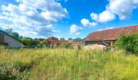 Rovinatý stavebný pozemok - Bačkovík