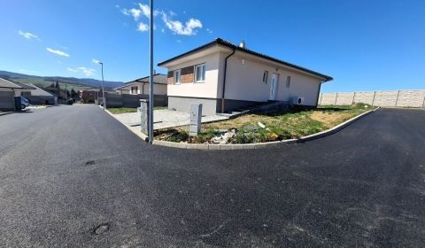 Ponúkame na predaj rodinný dom typ S, pozemok 595 m2