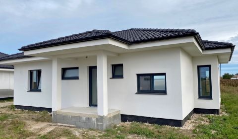 Pripravujeme - už o chvíľu - Novostavba 4i bungalovu, 6á poz., Mostová