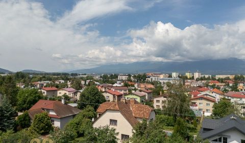 Rodinné bývanie s veľkým pozemkom a potenciálom ďalšej výstavby