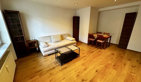 Prenájom veľký 3 izbový byt, Kupeckého ulica, Bratislava II. Ružinov