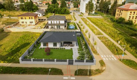 IBA U NÁS - Stavebný pozemok 652 m² | Brezno centrum