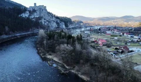 Nezbudská Lúčka (Strečno) - Pozemok pri Váhu