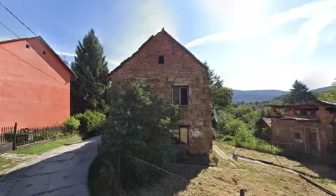 Handlová - Podiel na rodinnom dome a pozemku