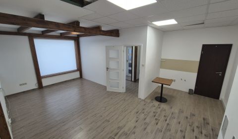 Prenájom obchodné-kancelárske priestory 2 v centre Senca – Šafárikova 