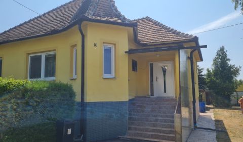 Predaj rodinného domu Komjatice