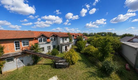 Developerská príležitosť s platným stavebným povolením - Bíňovce !!