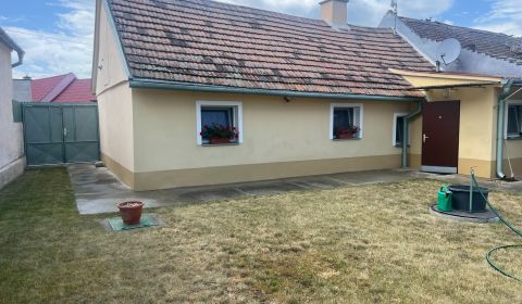 Na predaj - 2 izbový rodinný dom - Vysoká pri Morave