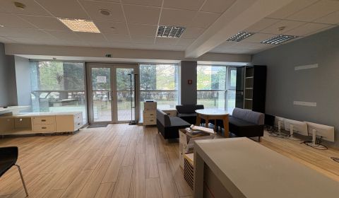 Prenájom obchodno-kancelárskeho priestrou v Ružinove, 242 m2